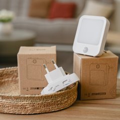 Noční světýlko do zásuvky s pohybovým senzorem a regulací jasu